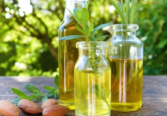 Advantages of Almond Oil for Hair And It's Uses