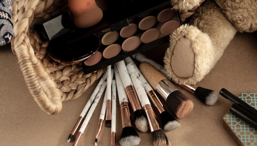 5 Beauty Essentials You Need When Traveling for Work